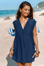 Lade das Bild in den Galerie-Viewer, Ärmelloses Cover-up-Minikleid mit geteiltem Ausschnitt
