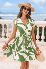 Lade das Bild in den Galerie-Viewer, Abstraktes Mini-Wickelkleid
