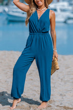 Lade das Bild in den Galerie-Viewer, Ärmelloser Wickel-Jumpsuit in Blau
