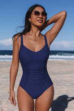 Lade das Bild in den Galerie-Viewer, Marineblauer gerüschtem Bauchweg-Badeanzug mit V-Ausschnitt
