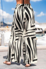 Lade das Bild in den Galerie-Viewer, Abstrakte Hose mit Volant-Details
