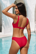 Lade das Bild in den Galerie-Viewer, V-Ausschnitt Oberteil &amp; Klassisches Hipster Bikini Set
