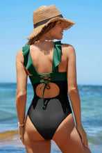 Lade das Bild in den Galerie-Viewer, Grün-Schwarzer Colorblock Badeanzug mit Rüschenbesatz
