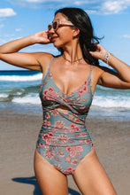 Lade das Bild in den Galerie-Viewer, Floraler Twist Cutout Badeanzug
