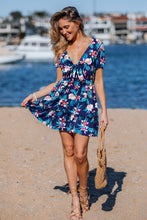 Lade das Bild in den Galerie-Viewer, Tropisches Minikleid mit Schlüsselloch
