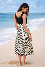 Lade das Bild in den Galerie-Viewer, Abstraktes Ärmelloses Quadratischer Ausschnitt Midikleid
