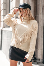 Lade das Bild in den Galerie-Viewer, Aprikosenfarbener Langarm-Rollkragenpullover mit Fransen
