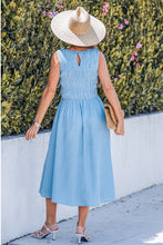 Lade das Bild in den Galerie-Viewer, Ärmelloses Blaues Rundhals Midikleid
