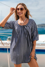 Lade das Bild in den Galerie-Viewer, Gestreiftes Minikleid mit Bindedetail

