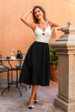 Lade das Bild in den Galerie-Viewer, Ärmelloses Midi-Kleid mit Schlüssellochdetail
