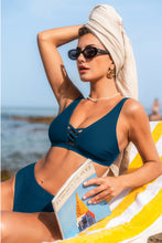 Lade das Bild in den Galerie-Viewer, Blaues Tiefer Ausschnitt Mid-Waist Bikini-Set
