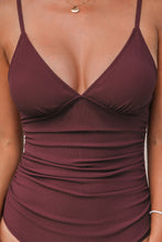 Lade das Bild in den Galerie-Viewer, Bauchkontrolle-Badeanzug mit Rüschen
