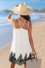 Lade das Bild in den Galerie-Viewer, Ärmelloses Cover-Up-Minikleid mit Spitzenbesatz in Weiß
