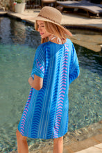 Lade das Bild in den Galerie-Viewer, Abstraktes Minikleid mit Dolman-Ärmeln
