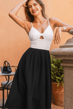 Lade das Bild in den Galerie-Viewer, Ärmelloses Midi-Kleid mit Schlüssellochdetail
