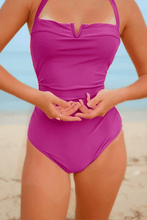 Lade das Bild in den Galerie-Viewer, Neckholder-Badeanzug mit V-Draht in Magenta
