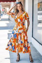 Lade das Bild in den Galerie-Viewer, Abstraktes Maxikleid mit geschlitztem Ausschnitt
