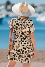 Lade das Bild in den Galerie-Viewer, Animal Print V-Ausschnitt Mini-Strandkleid
