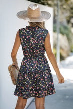 Lade das Bild in den Galerie-Viewer, Ärmelloses Blumiges Gekerbter Ausschnitt Minikleid
