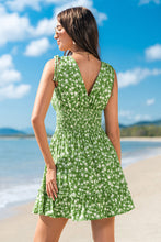 Lade das Bild in den Galerie-Viewer, Ärmelloses florales V-Ausschnitt Minikleid

