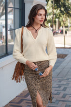 Lade das Bild in den Galerie-Viewer, Aprikose langärmeliger Strickpullover mit tiefem Ausschnitt
