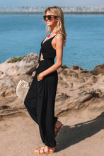 Lade das Bild in den Galerie-Viewer, Ärmelloser Jumpsuit mit Cut-out-Taille

