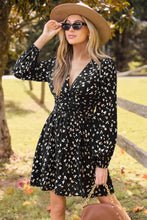 Lade das Bild in den Galerie-Viewer, Abstraktes Lang?rmeliges Tiefer Ausschnitt Tailliertes Minikleid
