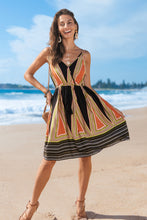 Lade das Bild in den Galerie-Viewer, Abstraktes Mini-Cami-Wickelkleid
