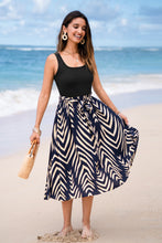 Lade das Bild in den Galerie-Viewer, Abstraktes Ärmelloses Midikleid mit Bindegürtel
