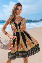 Lade das Bild in den Galerie-Viewer, Abstraktes Mini-Cami-Wickelkleid
