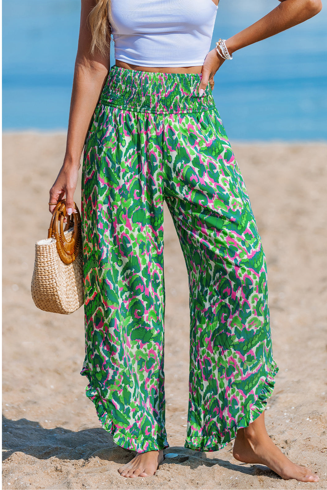 Abstrakte Strandhose mit gesmokter Taille