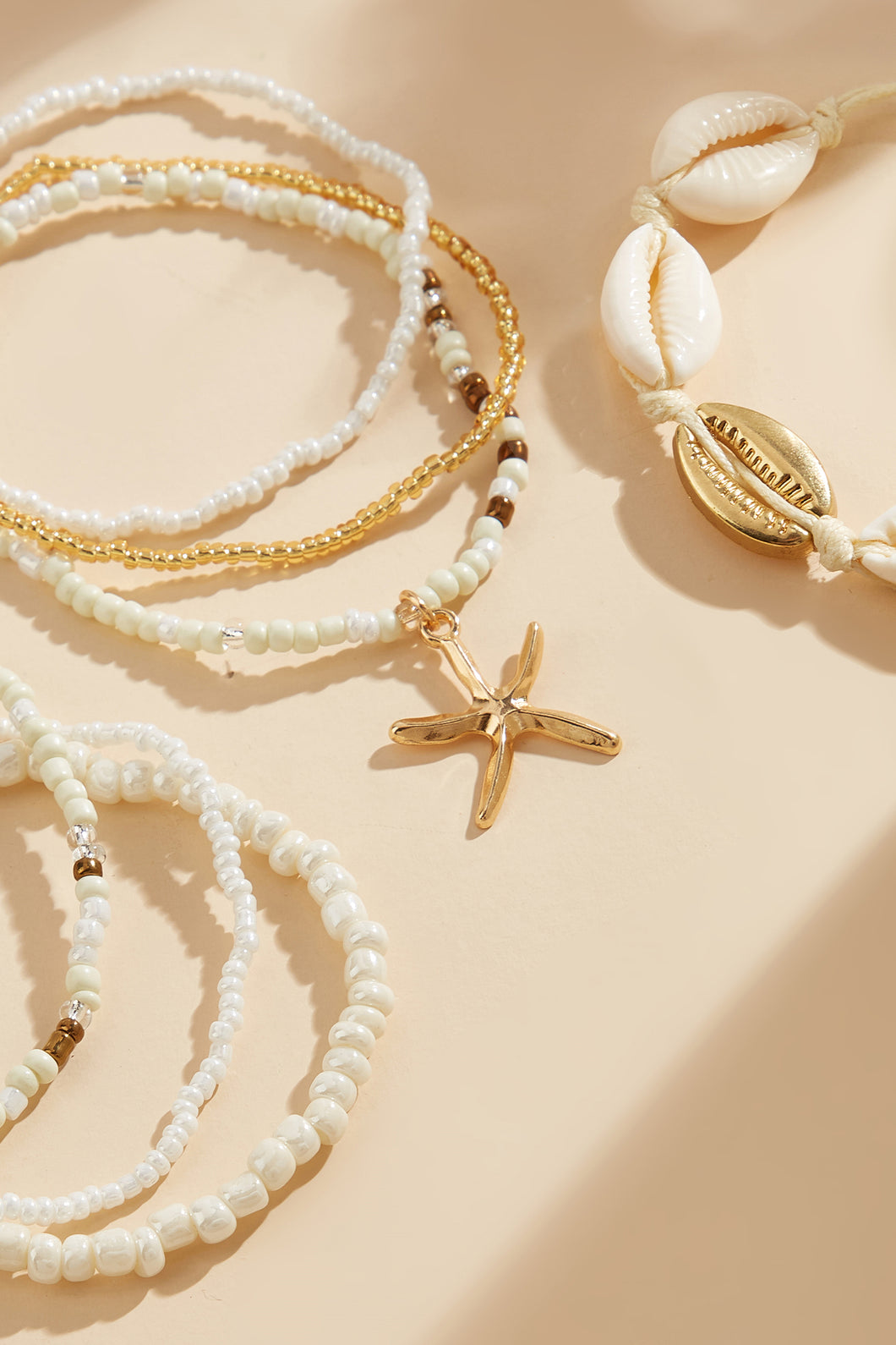 Armband-Set mit Muschelanhängern