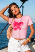 Lade das Bild in den Galerie-Viewer, All Yours floral bedrucktes T-Shirt
