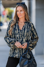 Lade das Bild in den Galerie-Viewer, Abstraktes V-Ausschnitt Top
